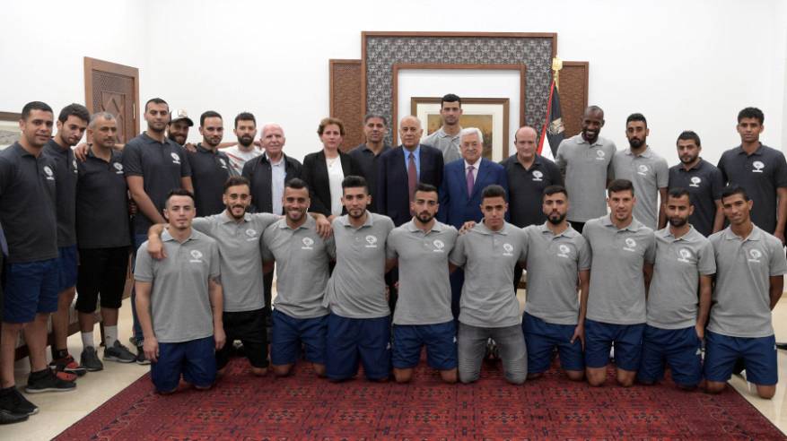 الرئيس يستقبل وفد المنتخب العراقي لكرة القدم