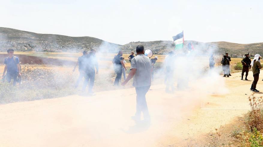 تواصل انتهاكات الاحتلال: إصابات واعتقالات واقتحام للأقصى واعتداءات للمستوطنين