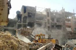 اللجنة المشرفة تؤكد على استمرار عملية ازالة الأنقاض من الحارات الفرعية في مخيم اليرموك