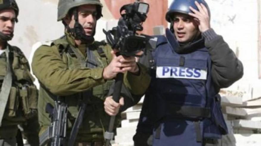 قوات الاحتلال تحتجز طاقمي تلفزيون فلسطين وهيئة مقاومة الجدار جنوب نابلس