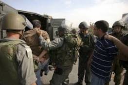 الاحتلال يعتقل 15 مواطنا على الأقل من الضفة غالبيتهم أسرى محررون
