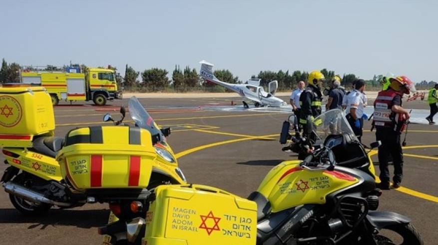 إصابة 3 إسرائيليين بتحطم طائرة خفيفة