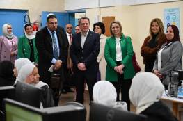وزير الدولة الإيرلندي يزور مخيم عمان الجديد دعما للاجئي فلسطين