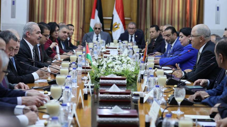 اشتية خلال لقاء رئيس اتحاد الصناعات المصرية: الإمكانيات الاستثمارية في فلسطين عالية والبيئة القانونية مشجعة