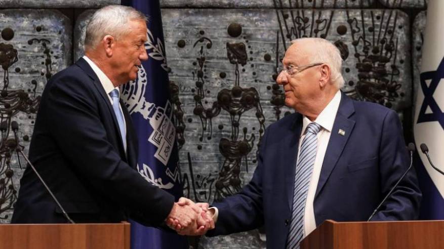 غانتس يفشل في تشكيل الحكومة ويعيد التفويض للرئيس الإسرائيلي