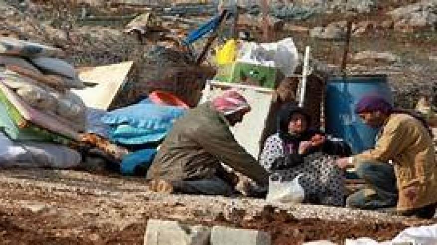الاحتلال يخطر بطرد ثلاث عائلات من منطقة "البرج" بالأغوار
