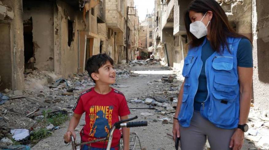 السيدة ليني ستينسيث، نائب المفوض العام للأونروا تختتم زيارتها الأولى إلى سورية وتدعو إلى زيادة الخدمات المقدمة إلى اللاجئين الفلسطينيين