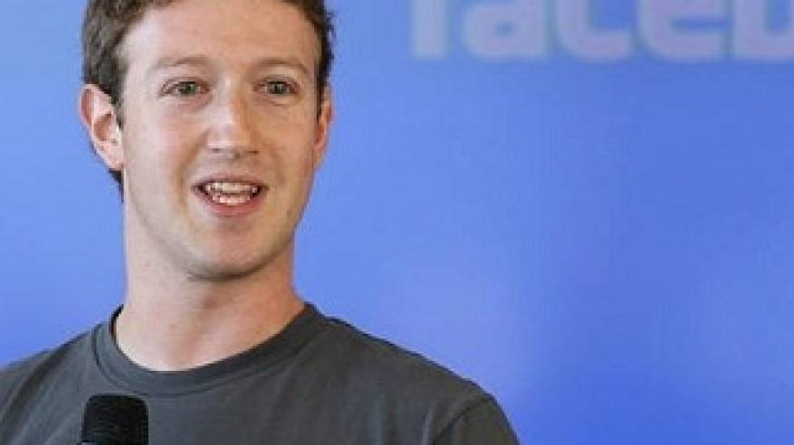 مؤسس فيسبوك يتعهد بتوفير الانترنت لمخيمات اللاجئين